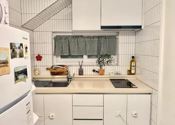 Apartment 홍대신촌 올리브 Olive *